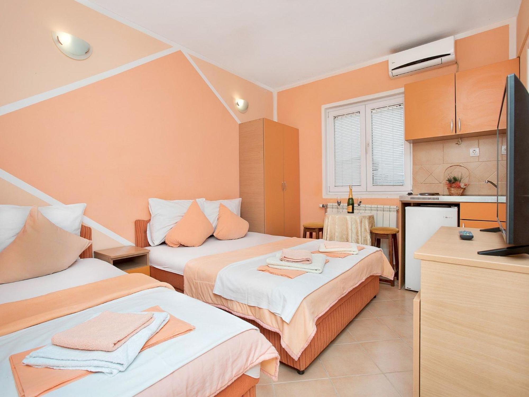 Apartments Mik5 - Famous Beach Jaz Будва Стая снимка
