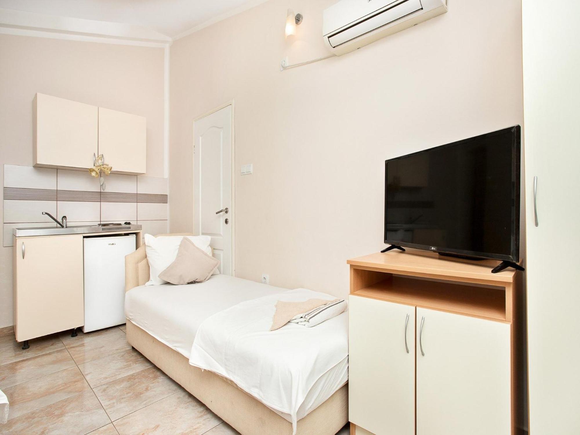 Apartments Mik5 - Famous Beach Jaz Будва Екстериор снимка