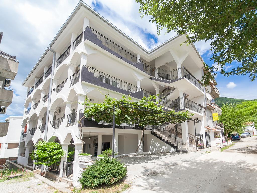 Apartments Mik5 - Famous Beach Jaz Будва Екстериор снимка